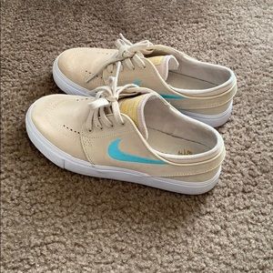 Nike janoski